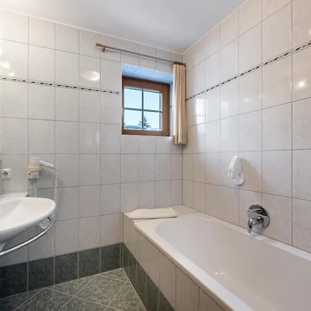 Garni Europa 4*
